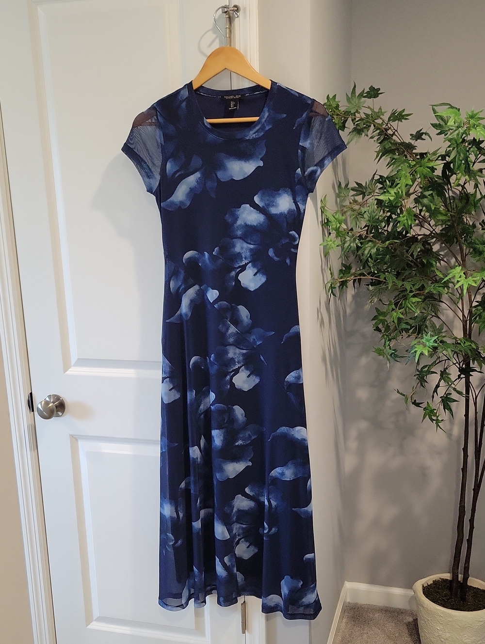 Rachel Zoe Navy & Light-Blue Floral Maxi Dress Size S
